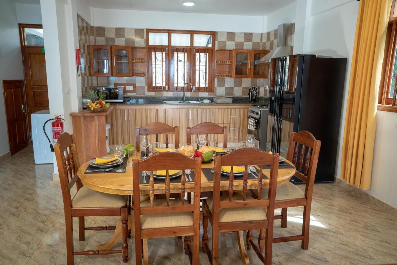 La Belle Residence Self Catering Accommodation Beau Vallon  Esterno foto
