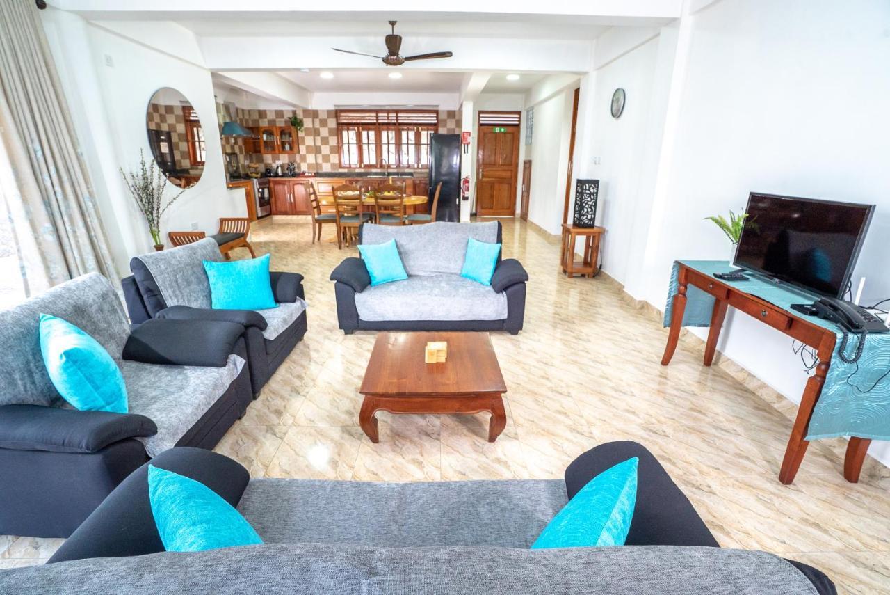 La Belle Residence Self Catering Accommodation Beau Vallon  Esterno foto