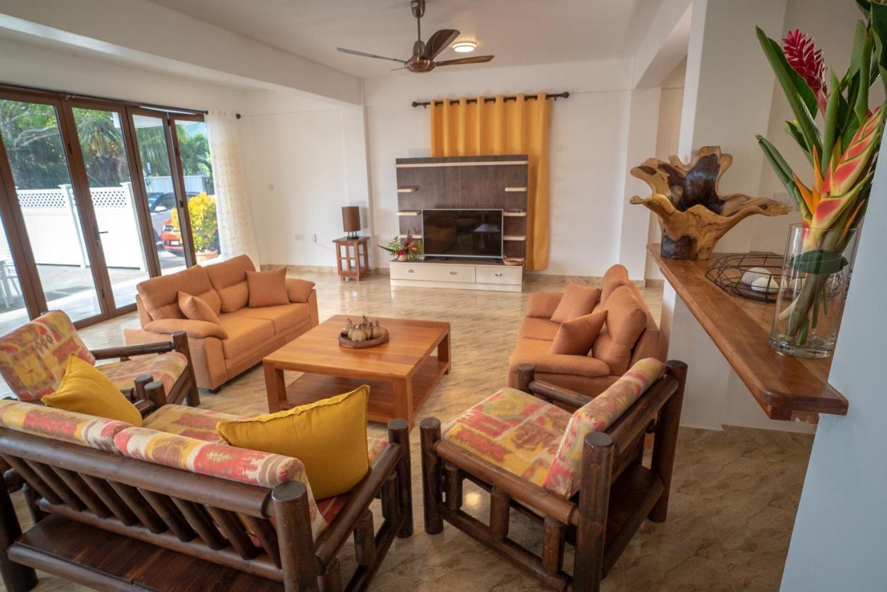 La Belle Residence Self Catering Accommodation Beau Vallon  Esterno foto