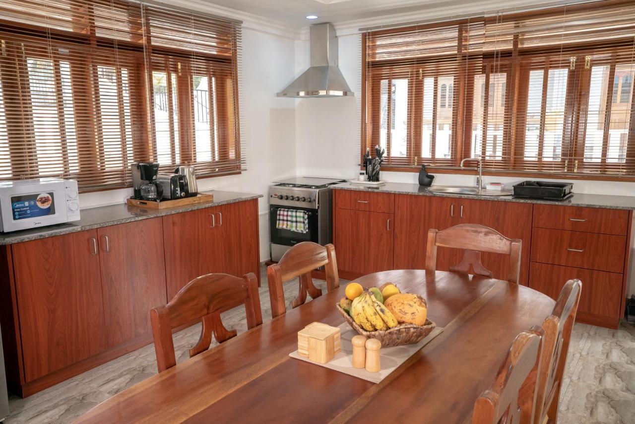La Belle Residence Self Catering Accommodation Beau Vallon  Esterno foto