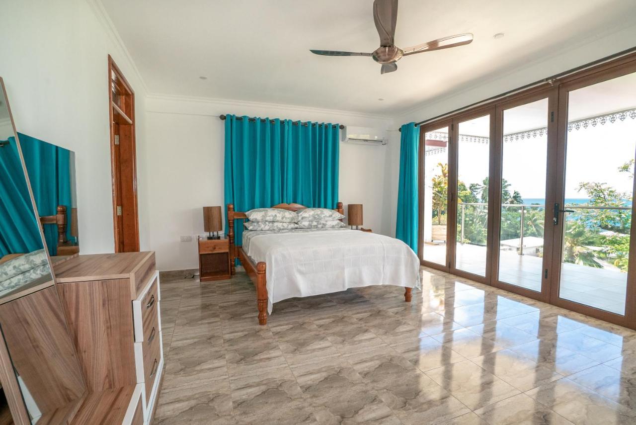 La Belle Residence Self Catering Accommodation Beau Vallon  Esterno foto